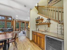 Townhome, 3 Bedrooms | Private kitchen | Fridge, oven, coffee/tea maker, toaster