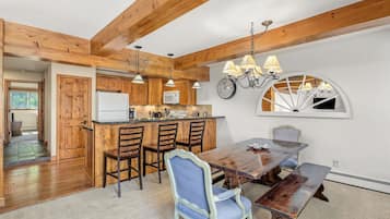 Lejlighed - 2 soveværelser | Privat køkken | Køleskab, ovn, kogeplade, kaffe-/temaskine