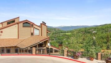 Condo, 2 Bedrooms | Exterior