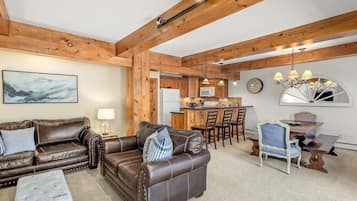 Condo, 2 Bedrooms | Interior