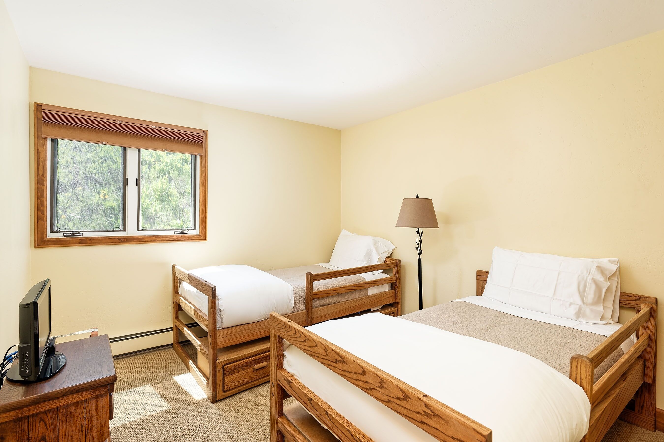 Lägenhet - 2 sovrum | 3 sovrum, arbetsyta för laptop, strykjärn/strykbräda och resesäng