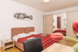 1 soverom, strykejern/-brett, wi-fi (inkludert) og sengetøy