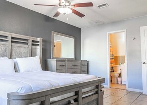 2 soverom, strykejern/-brett, wi-fi og sengetøy