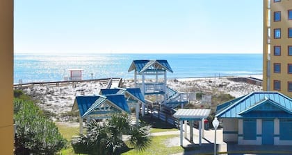 1 BR 1 BA Cottage Near Beach + Pickleball Fun