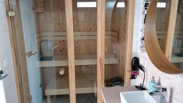 Dusche, Haartrockner, Handtücher, Seife