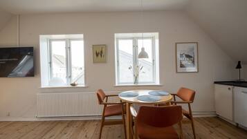 Comfort Apartment | Dining room