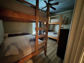 3 bedrooms, WiFi, bed sheets