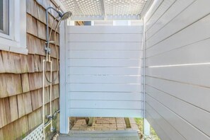 Property grounds - Steps to Beach, Boardwalk, Concerts, & Festivals. (Ocean City)