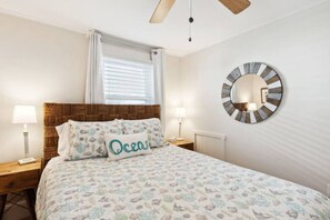 3 bedrooms, in-room safe, desk, iron/ironing board - Steps to Beach, Boardwalk, Concerts, & Festivals. (Ocean City)