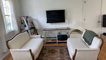 TV connectée, livres, chaßne hi-fi