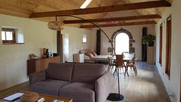 Livres, chaîne hi-fi