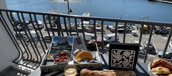 F2 Avec Terrasse et une vue Exceptionnelle sur le Port et le Môle