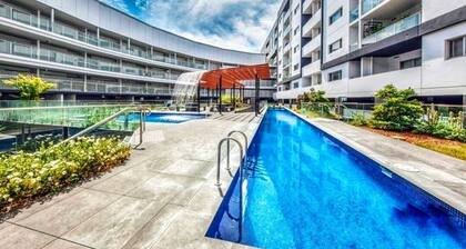 Apartment with lake view