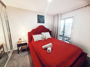 1 bedroom, desk, iron/ironing board, WiFi