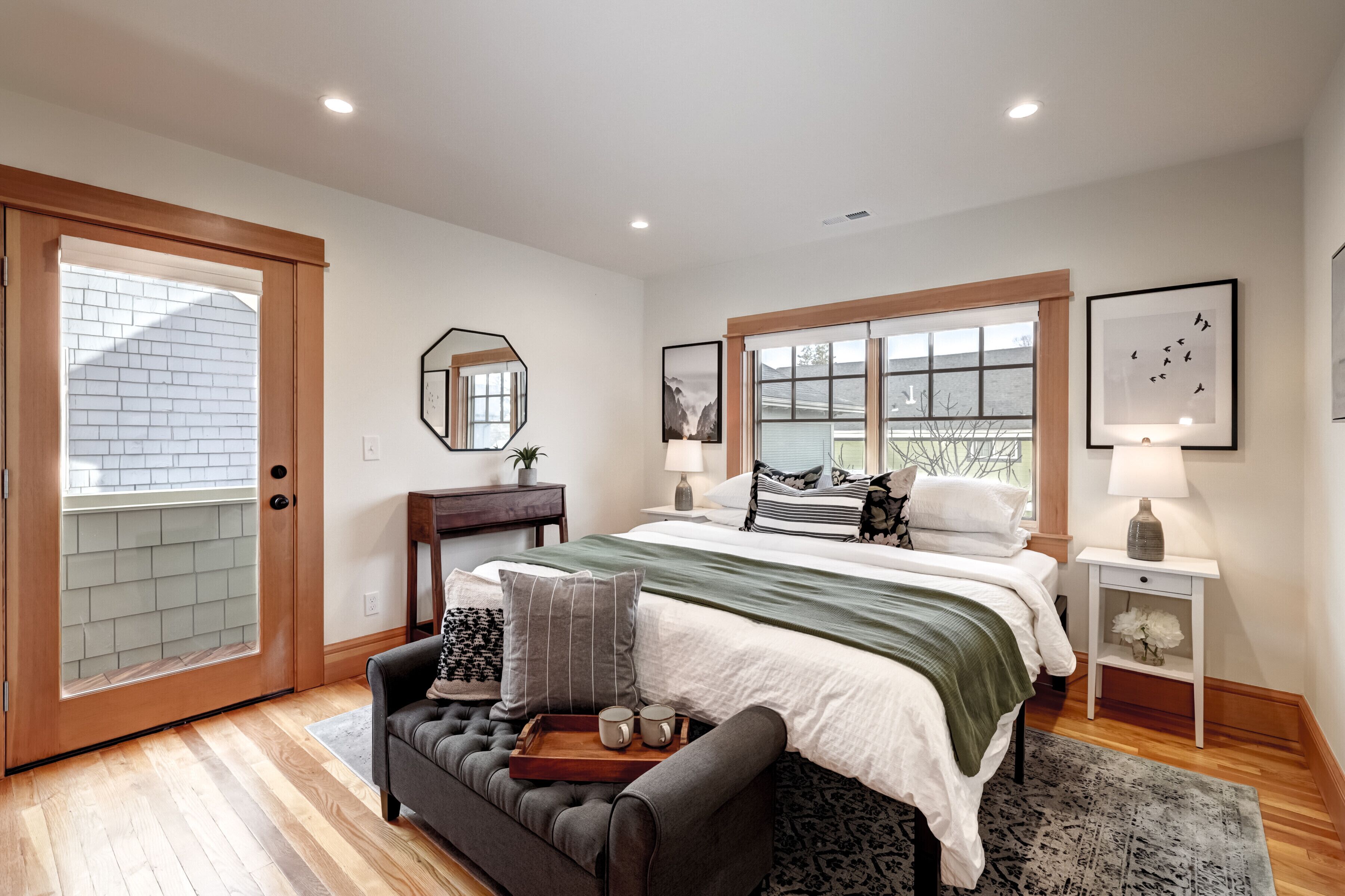 LUXURY Craftsman Style Apt in Alberta Arts