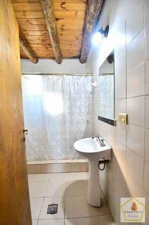 Deluxe Cabin | Bathroom - Uspallata Cabañas (Uspallata)