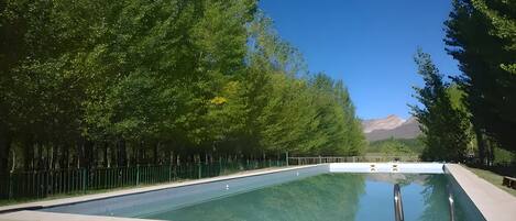 Alberca al aire libre por temporada