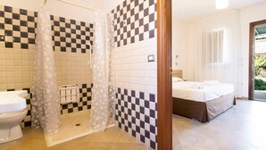 Bathroom - Volito Hotel & Resort (Patu)