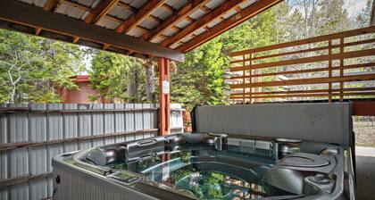 Spacious 4BR home in West Yellowstone, 1 minute from the park: Geyser Getaway