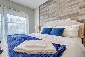 3 habitaciones, caja de seguridad en la habitación y escritorio 