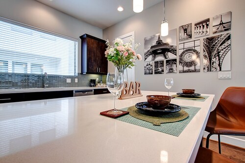 Luxury Home Away From Home ~ Perfect For Getaway ~ Ideal For Long Stays