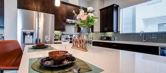 Luxury Home Away From Home ~ Perfect For Getaway ~ Ideal For Long Stays