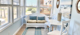 Cozy Semi Oceanfront Cottage with a Hop, skip and a jump to the beach
