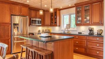 KylskÄp, mikrovÄgsugn, ugn och spishÀll