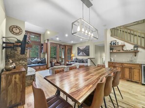 Interior - Spacious Town Home, Short Walk to Lifts, Private Hot Tub 144C (Copper Mountain)