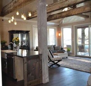 Smart TV, DVD player, printers - Beautiful Home Right On Lake Hamilton!  HOT TUB! Covered Boat Slip! Waterfall!! (Hot Springs)