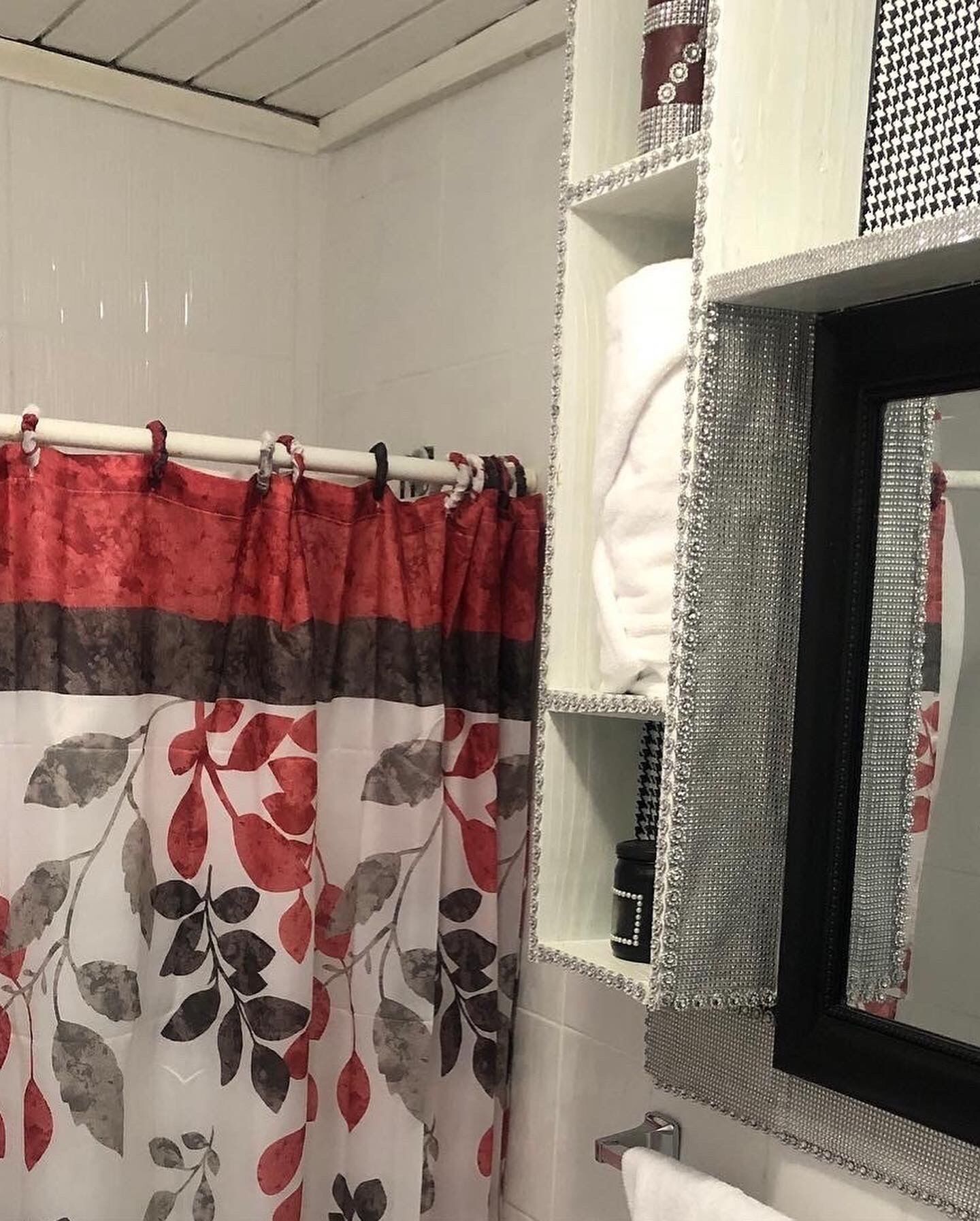 Dusche, Handtücher, Seife, Toilettenpapier