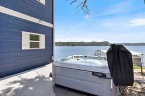 Terrace/patio - Lakefront Private Cabin (Gravois Mills)