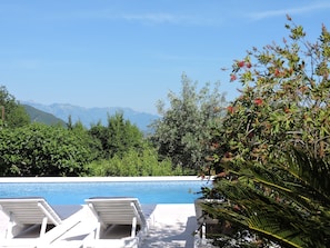 Outdoor pool - Beautiful big appartnent for 4 persons in a green environment, bathed in the sun (HN)