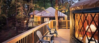 2BR Yurt Shenandoah Xing Resort w/Amenities