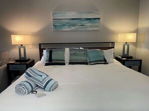 1 bedroom, WiFi, bed sheets - The Nook at Nanoose Bay - Oceanview - Studio (Nanoose Bay)