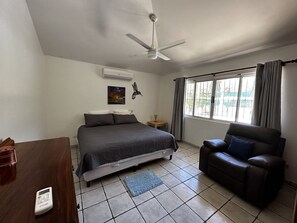 2 عدّة غرف نوم وواي فاي مجانًا وملاءات أسرّة