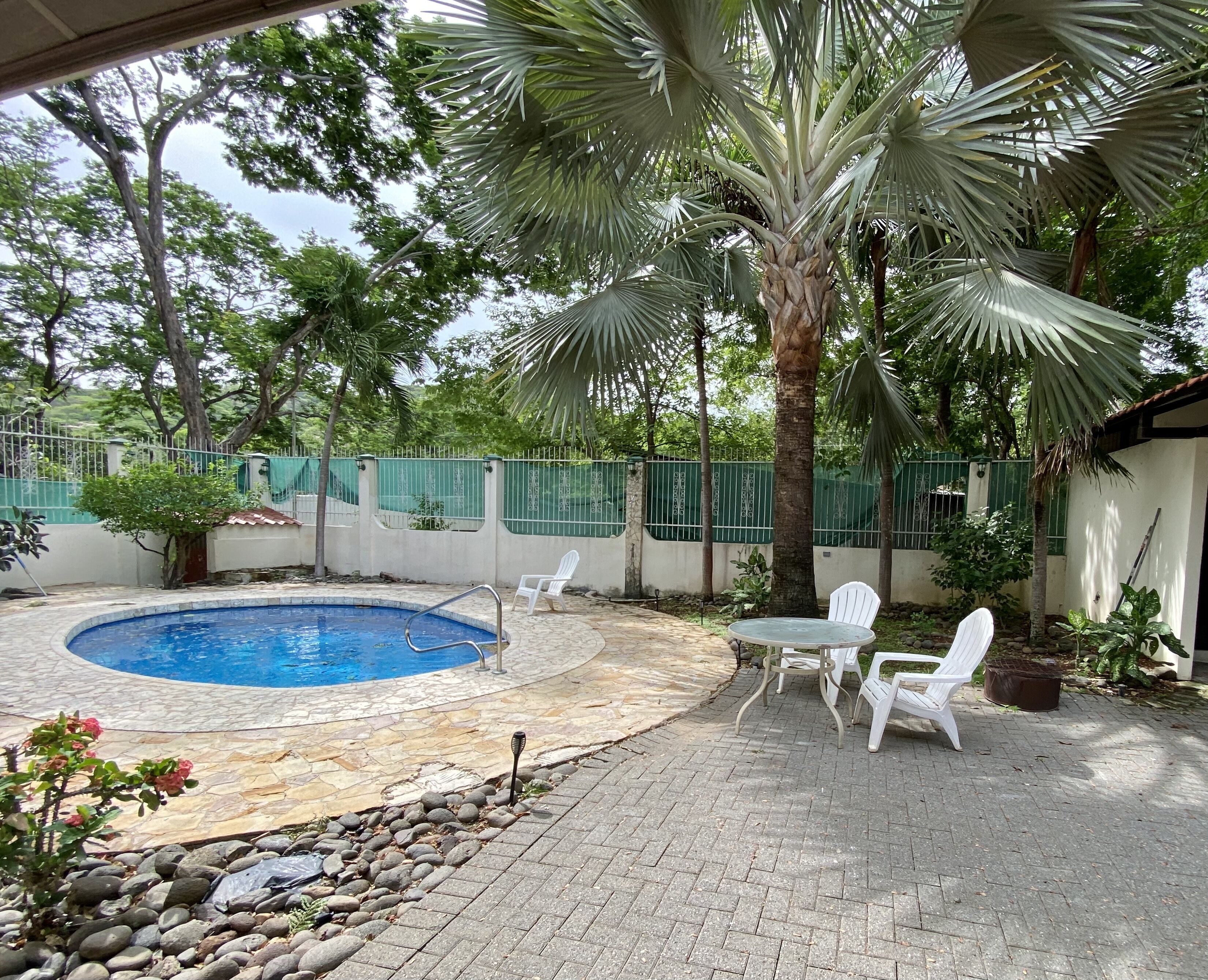 Private Pool 