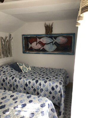 2 bedrooms, bed sheets