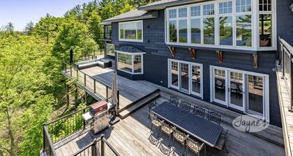 Incredible 9 bdrm, 9 bath, Tennis Court! Nanny Suite! Gym! Lake Muskoka!!!