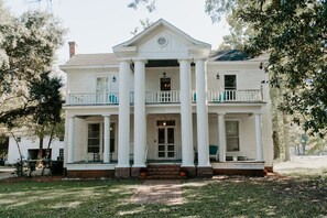 Exterior - Historic Magnolia Suite 1  (Magnolia)