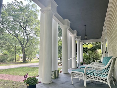 Terrace/patio. Historic Magnolia Suite 1
