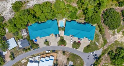 Pool, A block to the beach, Nearby fun & restaurants, Kid-Friendly, Near Walmart