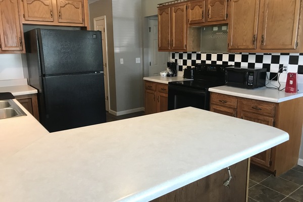 Microondas, horno, placa de cocina, lavavajillas