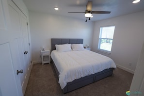 5 bedrooms, WiFi, bed sheets