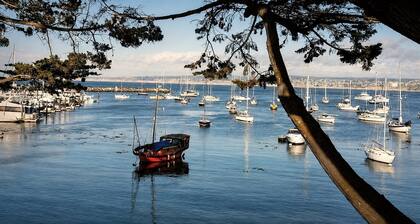 Family Friendly Retreat Near Monterey Sleeps 16+ |Sauna, Gazebos & Putting Green
