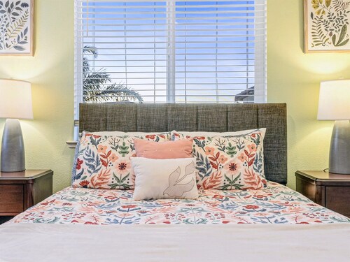 Family Friendly Retreat Near Monterey Sleeps 16+ |Sauna, Gazebos & Putting Green