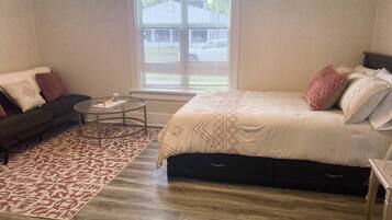 2 slaapkamers, een strijkplank/strijkijzer, reisbedje, gratis wifi