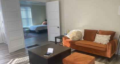 Centrally located and close to I-64, I-57, Hwy. 15, and Hwy. 148