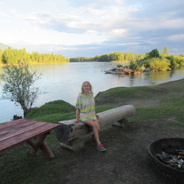 Property grounds - Hideaway between Airport&Glacier with WiFi on 8 Acres (Columbia Falls)