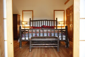 6 bedrooms, in-room safe, free WiFi, bed sheets
